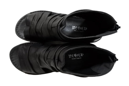 【インコルジェ 4050 ブラック】本革クロスベルトくしゅふわショートブーツサンダル